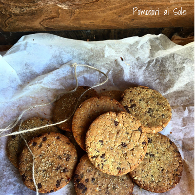 featured image thumbnail for post Biscotti vegan con farina di ceci, cioccolato e mandorle